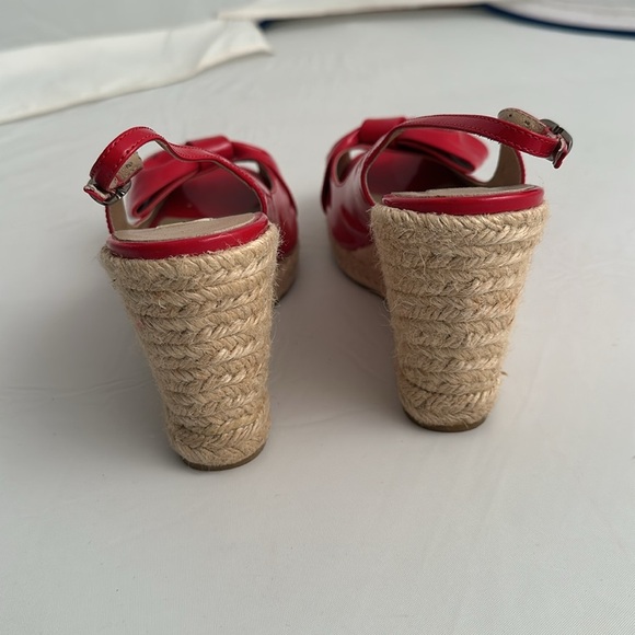 Valentino Garavani red patent leather bow wedge open toe espadrille sandals - Picture 3 of 11